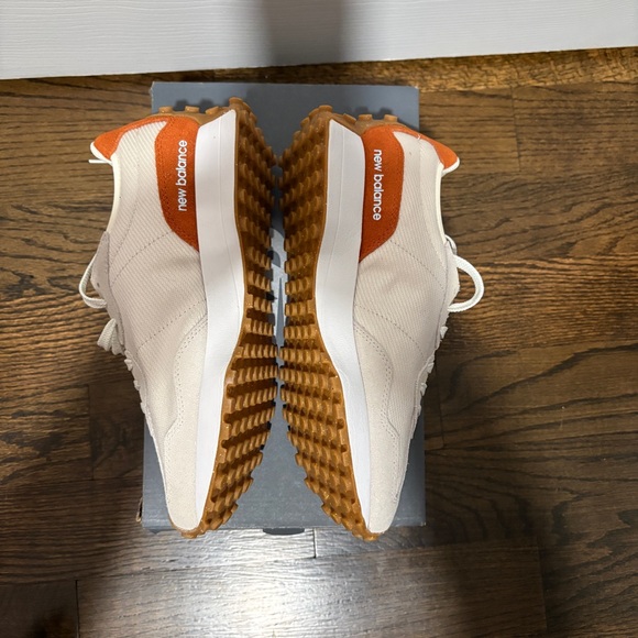 New Balance Cream and Orange Sneakers - Picture 5 of 9